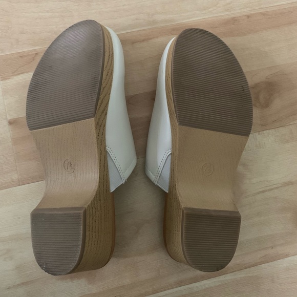 Universal Thread Magnolia Heels/Clogs - Picture 3 of 8